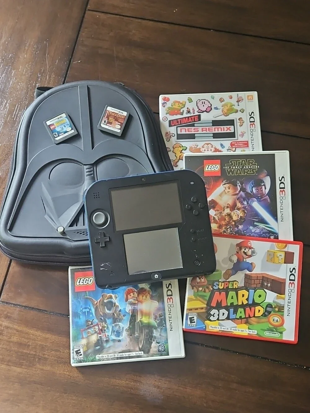 Nintendo 2DS XL Handheld Console - +darth vador case and 6 games